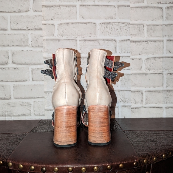 FreeBird Tiara Ice Multi Sandals size 8 - Picture 8 of 12